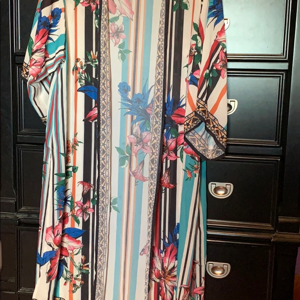 Kimono - Picture 2 of 2